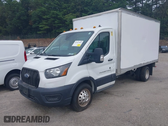 2020 Ford Transit z VIN 1FDBF6Z86LKA32278, wystawiony jako IAAI lot #42511403 z przebiegiem 94 821 mil mil oraz . Historia ofert i sprzedaży dostępna na DreamBid. Obrazek 2.