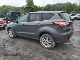 2017 Ford Escape SE z VIN 1FMCU9GD4HUE68604, wystawiony jako Copart lot #61170775 z przebiegiem 152 286 mil mil oraz Czysty tytuł • Clean title. Historia ofert i sprzedaży dostępna na DreamBid. Obrazek 2.