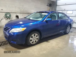 2011 Toyota Camry LE z VIN 4T1BF3EK7BU764230, wystawiony jako Copart lot #60351795 z przebiegiem 179 374 mil mil oraz Czysty tytuł • Clean title. Historia ofert i sprzedaży dostępna na DreamBid. Obrazek 1.