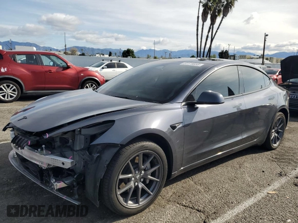 2022 Tesla Model 3 z VIN 5YJ3E1EA1NF337727, wystawiony jako Copart lot #51175655 z przebiegiem 40 551 mil mil oraz Szkoda całkowita • Salvage title. Historia ofert i sprzedaży dostępna na DreamBid. Obrazek 1.