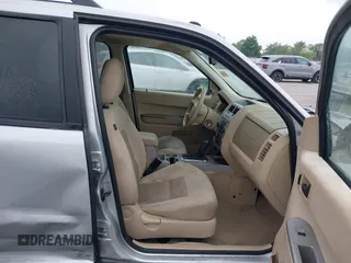 2008 Ford Escape XLT с VIN 1FMCU93128KC01646, выставлен на аукционе IAAI как лот 42372522 с пробегом 211 988 миль миль и . История ставок и продаж доступна на DreamBid. Изображение 5.