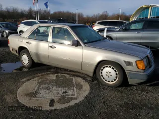 1992 Mercedes-Benz 300 z VIN WDBEB28E0NB554872, wystawiony jako Copart lot #82578764 z przebiegiem 382 968 mil mil oraz Nie do naprawy • Non repairable. Historia ofert i sprzedaży dostępna na DreamBid. Obrazek 4.
