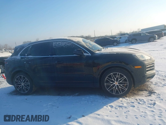 2024 Porsche Cayenne z VIN WP1AA2AY3RDA03125, wystawiony jako IAAI lot #41541684 z przebiegiem 32 813 mil mil oraz . Historia ofert i sprzedaży dostępna na DreamBid. Obrazek 13.