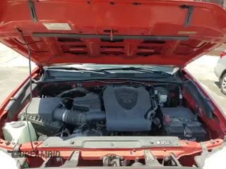2018 Toyota Tacoma SR5 z VIN 3TMBZ5DN6JM014548, wystawiony jako Copart lot #67144175 z przebiegiem 52 381 mil mil oraz Szkoda całkowita • Salvage title. Historia ofert i sprzedaży dostępna na DreamBid. Obrazek 13.