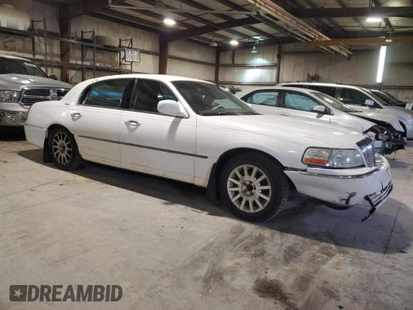 2007 Lincoln Town Car Signature с VIN 1LNHM81V97Y631594, выставлен на аукционе Copart как лот 54314315 с пробегом 293 930 миль миль и Списание • Salvage title. История ставок и продаж доступна на DreamBid. Изображение 4.