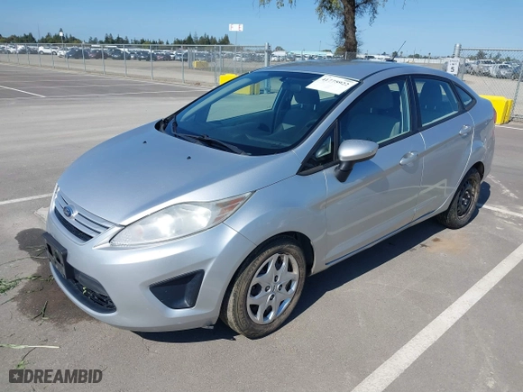 2013 Ford Fiesta S with VIN 3FADP4AJ9DM226798, listed as a IAAI auction lot 41775922 with 85,204 mi miles. Bid and sale history available at carsss.com. Image 17.