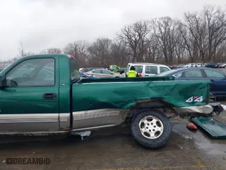 2000 Chevrolet Silverado 1500 LS with VIN 1GCEK14T4YE371140, listed as a IAAI auction lot 41829696 with 182,156 mi miles. Bid and sale history available at carsss.com. Image 6.