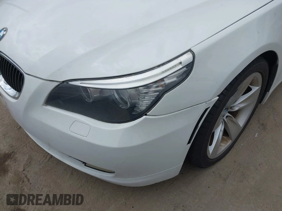 2009 BMW 5 Series 528i with VIN WBANU53529C121927, listed as a IAAI auction lot 42063066 with 195,322 mi miles and . Bid and sale history available at carsss.com. Image 11.