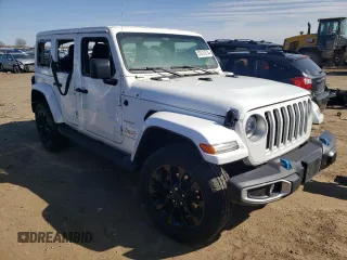 2023 Jeep Wrangler Sahara z VIN 1C4JJXP61PW519599, wystawiony jako Copart lot #51814674 z przebiegiem Nie podano mil oraz Szkoda całkowita • Salvage title. Historia ofert i sprzedaży dostępna na DreamBid. Obrazek 4.