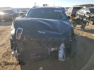 2017 Jeep Cherokee Latitude with VIN 1C4PJLCS3HW547640, listed as a Copart auction lot 83420164 with Not Provided miles and Clean Title. Bid and sale history available at carsss.com. Image 5.