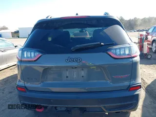 2019 Jeep Cherokee Trailhawk Elite with VIN 1C4PJMBX1KD401792, listed as a IAAI auction lot 41286027 with 70,236 mi miles. Bid and sale history available at carsss.com. Image 16.