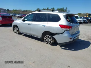 2016 Nissan Pathfinder Platinum with VIN 5N1AR2MM0GC616224, listed as a IAAI auction lot 42088422 with 131,411 mi miles. Bid and sale history available at carsss.com. Image 3.