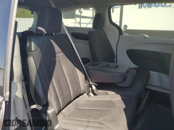 2018 Chrysler Pacifica Touring Plus z VIN 2C4RC1FG4JR117046, wystawiony jako Copart lot #56523015 z przebiegiem 42 675 mil mil oraz Szkoda całkowita • Salvage title. Historia ofert i sprzedaży dostępna na DreamBid. Obrazek 11.