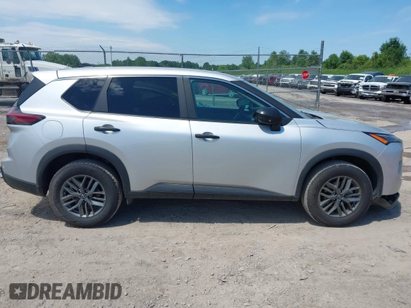 2024 Nissan Rogue S with VIN 5N1BT3AA8RC711137, listed as a IAAI auction lot 42592925 with 32,641 mi miles and . Bid and sale history available at DreamBid. Image 13.