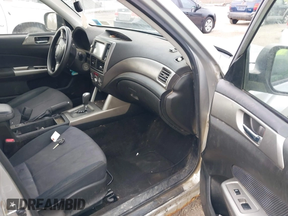 2009 Subaru Forester X с VIN JF2SH63699H753725, выставлен на аукционе IAAI как лот 40713315 с пробегом 255 082 миль миль и . История ставок и продаж доступна на DreamBid. Изображение 5.