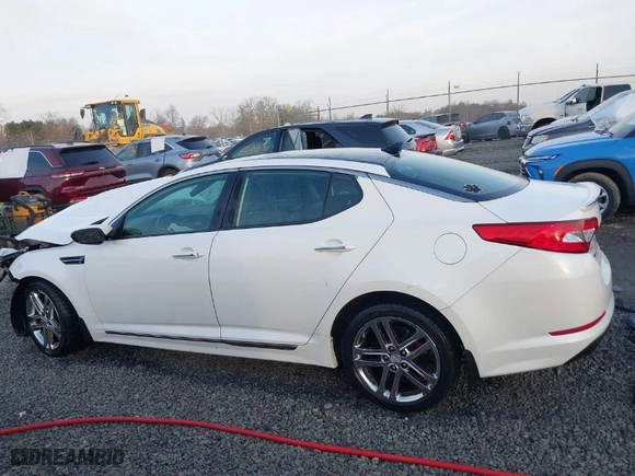 2013 Kia Optima SX w/Limited Pkg with VIN 5XXGR4A66DG249020, listed as a IAAI auction lot 41771425 with 44,000 mi miles. Bid and sale history available at carsss.com. Image 14.
