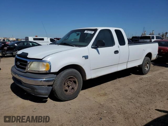 2000 Ford F-150 XL with VIN 1FTRX17L5YKA37022, listed as a Copart auction lot 44067325 with 0 mi miles and Clean Title. Bid and sale history available at carsss.com. Image 1.