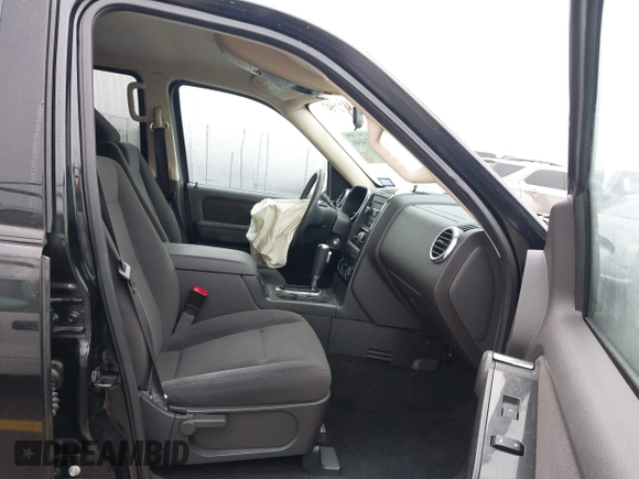 2010 Ford Explorer XLT z VIN 1FMEU6DE5AUA15196, wystawiony jako IAAI lot #41534546 z przebiegiem 86 328 mil mil oraz . Historia ofert i sprzedaży dostępna na DreamBid. Obrazek 5.