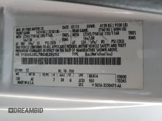 2011 Ford Econoline Passenger XL z VIN 1FBSS3BL7BDB29252, wystawiony jako Copart lot #58004584 z przebiegiem Nie podano mil oraz Czysty tytuł • Clean title. Historia ofert i sprzedaży dostępna na DreamBid. Obrazek 15.