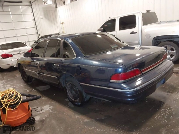 1994 Ford Crown Victoria with VIN 2FALP73W7RX115913, listed as a IAAI auction lot 41899751 with 159,361 mi miles. Bid and sale history available at carsss.com. Image 3.