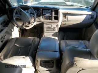 2005 GMC Sierra Denali z VIN 2GTEK63N551188181, wystawiony jako Copart lot #43548845 z przebiegiem 2 417 198 mil mil oraz Szkody całkowita. Historia ofert i sprzedaży dostępna na DreamBid. Obrazek 8.