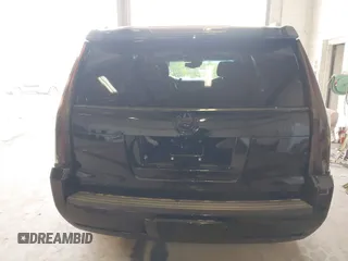 2015 Cadillac Escalade Luxury z VIN 1GYS4BKJ8FR213467, wystawiony jako IAAI lot #42460708 z przebiegiem 105 756 mil mil oraz . Historia ofert i sprzedaży dostępna na DreamBid. Obrazek 16.