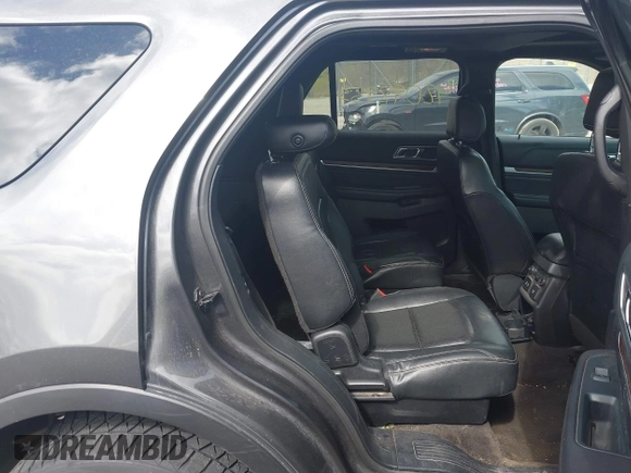 2016 Ford Explorer Limited with VIN 1FM5K8F89GGA06436, listed as a IAAI auction lot 42098933 with 215,526 mi miles. Bid and sale history available at carsss.com. Image 8.