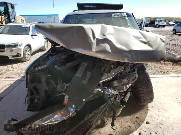 2003 Chevrolet Suburban LT with VIN 3GNGK26U33G203907, listed as a Copart auction lot 46903905 with 318,022 mi miles and Salvage Title. Bid and sale history available at carsss.com. Image 5.