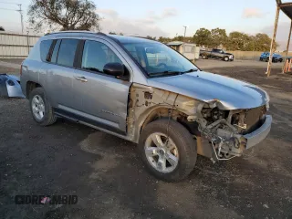 2016 Jeep Compass 75th Anniversary with VIN 1C4NJCBB3GD748893, listed as a Copart auction lot 43176195 with 71,356 mi miles and Salvage Title. Bid and sale history available at carsss.com. Image 4.