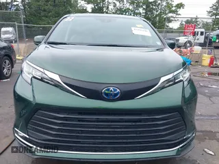 2022 Toyota Sienna XLE with VIN 5TDYSKFC1NS043177, listed as a IAAI auction lot 42495390 with 33,908 mi miles and . Bid and sale history available at DreamBid. Image 6.