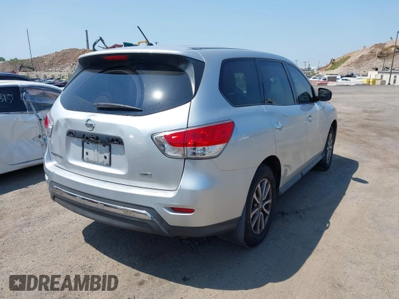 2014 Nissan Pathfinder S z VIN 5N1AR2MMXEC663371, wystawiony jako IAAI lot #42422226 z przebiegiem 141 844 mil mil oraz . Historia ofert i sprzedaży dostępna na DreamBid. Obrazek 4.