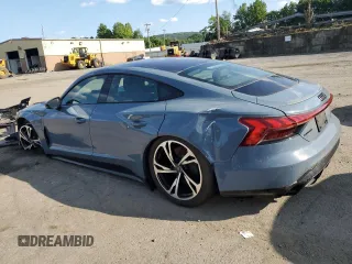 2022 Audi e-tron GT Premium Plus z VIN WAUCJBFW2N7004693, wystawiony jako Copart lot #68906384 z przebiegiem Nie podano mil oraz Szkody całkowita. Historia ofert i sprzedaży dostępna na DreamBid. Obrazek 2.