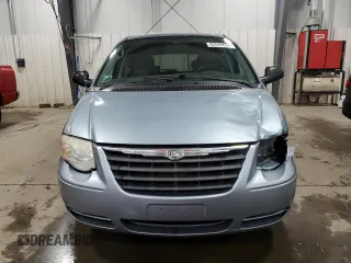 2006 Chrysler Town & Country LWB LX with VIN 2A4GP44R46R601270, listed as a Copart auction lot 82840634 with 287,266 mi miles and Salvage Title. Bid and sale history available at carsss.com. Image 5.