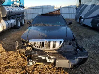 2003 Lincoln Town Car Executive z VIN 1L1FM81W23Y609867, wystawiony jako Copart lot #89137665 z przebiegiem 175 211 mil mil oraz Szkoda całkowita • Salvage title. Historia ofert i sprzedaży dostępna na DreamBid. Obrazek 5.