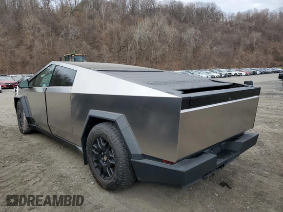 2024 Tesla Cybertruck z VIN 7G2CEHED0RA014997, wystawiony jako Copart lot #89105615 z przebiegiem 3 475 mil mil oraz Szkoda całkowita • Salvage title. Historia ofert i sprzedaży dostępna na DreamBid. Obrazek 2.