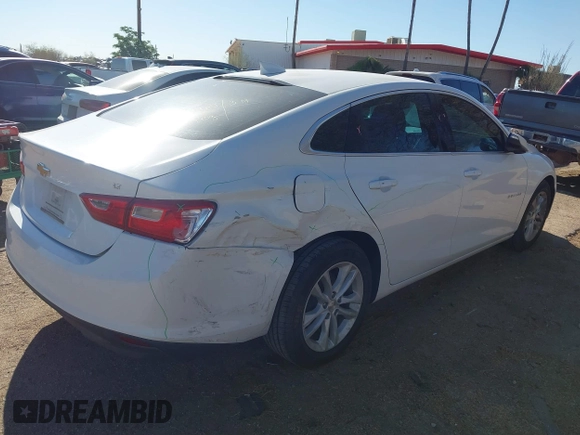 2018 Chevrolet Malibu LT z VIN 1G1ZD5ST4JF176007, wystawiony jako IAAI lot #41852261 z przebiegiem 83 591 mil mil oraz . Historia ofert i sprzedaży dostępna na DreamBid. Obrazek 6.