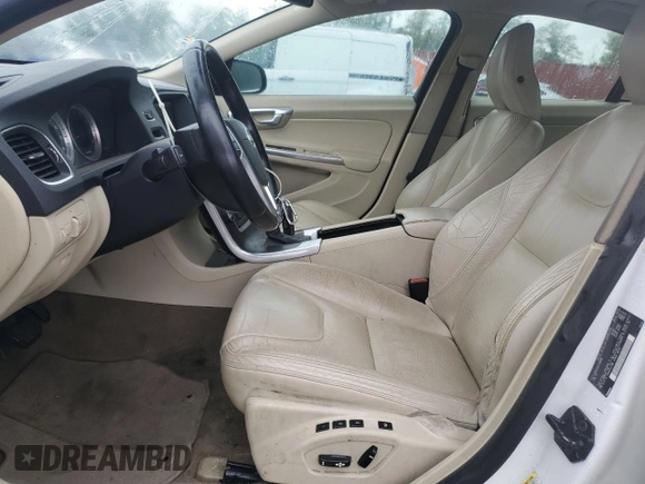 2013 Volvo S60 T5 Premier z VIN YV1612FS0D1226898, wystawiony jako Copart lot #56700705 z przebiegiem 160 000 mil mil oraz Czysty tytuł • Clean title. Historia ofert i sprzedaży dostępna na DreamBid. Obrazek 7.