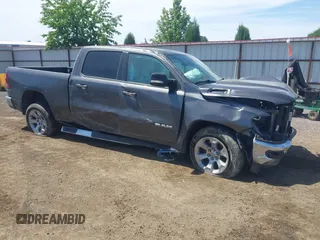 2022 Ram 1500 Big Horn z VIN 1C6SRFMT8NN481607, wystawiony jako IAAI lot #42359931 z przebiegiem 35 893 mil mil oraz . Historia ofert i sprzedaży dostępna na DreamBid. Obrazek 1.