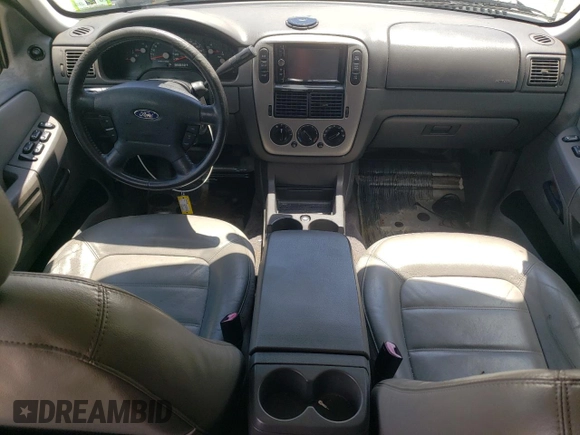 2005 Ford Explorer XLT z VIN 1FMZU73K45UB04875, wystawiony jako Copart lot #60970685 z przebiegiem 180 998 mil mil oraz Szkoda całkowita • Salvage title. Historia ofert i sprzedaży dostępna na DreamBid. Obrazek 8.