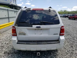 2008 Ford Escape XLT with VIN 1FMCU93138KC15216, listed as a Copart auction lot 61756845 with 192,999 mi miles and Clean title. Bid and sale history available at DreamBid. Image 6.