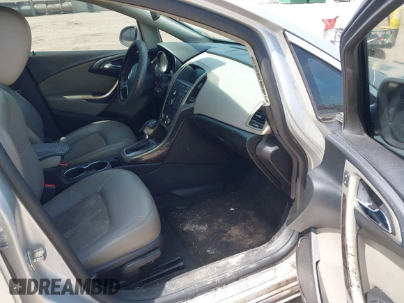 2014 Buick Verano z VIN 1G4PP5SK2E4108928, wystawiony jako IAAI lot #42456825 z przebiegiem 242 650 mil mil oraz . Historia ofert i sprzedaży dostępna na DreamBid. Obrazek 5.