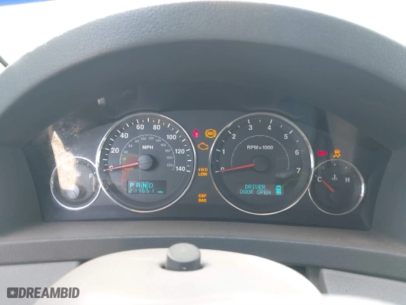 2007 Jeep Grand Cherokee Limited with VIN 1J8HR58207C551946, listed as a IAAI auction lot 41726255 with 217,651 mi miles. Bid and sale history available at carsss.com. Image 6.