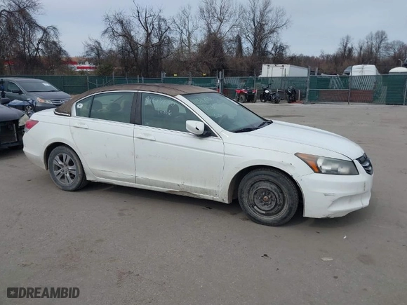 2011 Honda Accord Sdn SE with VIN 1HGCP2F62BA103404, listed as a IAAI auction lot 41847650 with 218,390 mi miles. Bid and sale history available at carsss.com. Image 13.
