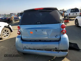 2011 Smart fortwo Pure z VIN WMEEJ3BA1BK431045, wystawiony jako Copart lot #87462044 z przebiegiem 22 128 mil mil oraz Szkoda całkowita • Salvage title. Historia ofert i sprzedaży dostępna na DreamBid. Obrazek 6.