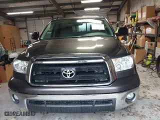 2013 Toyota Tundra 4WD Truck with VIN 5TFUW5F10DX288824, listed as a IAAI auction lot 42016300 with 93,026 mi miles. Bid and sale history available at carsss.com. Image 6.