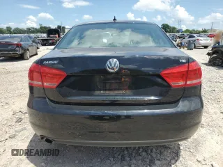 2014 Volkswagen Passat S with VIN 1VWAT7A31EC029703, listed as a Copart auction lot 61773525 with 131,787 mi miles and Clean title. Bid and sale history available at DreamBid. Image 6.