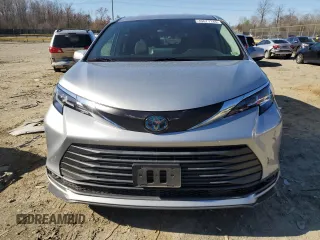2021 Toyota Sienna LE with VIN 5TDKRKEC3MS034885, listed as a Copart auction lot 49677145 with 166,026 mi miles and Salvage Title. Bid and sale history available at carsss.com. Image 5.