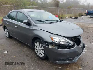 2019 Nissan Sentra SR with VIN 3N1AB7AP5KY262076, listed as a IAAI auction lot 41185175 with 98,834 mi miles. Bid and sale history available at carsss.com. Image 1.