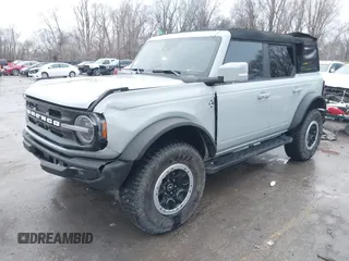 2023 Ford Bronco z VIN 1FMEE5DP3PLB33884, wystawiony jako IAAI lot #41202669 z przebiegiem 58 749 mil mil oraz . Historia ofert i sprzedaży dostępna na DreamBid. Obrazek 18.