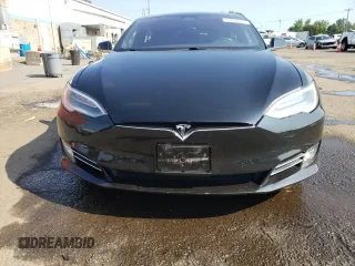 2018 Tesla Model S 75D with VIN 5YJSA1E22JF291142, listed as a Copart auction lot 65682055 with 126,212 mi miles and Salvage title. Bid and sale history available at DreamBid. Image 5.